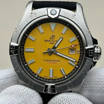 Breitling Avenger A17319101I1X1 Replica - Yellow Dial Fluted Bezel