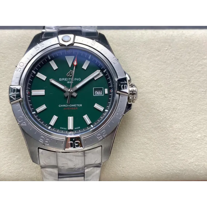 Breitling Avenger A17328101L1A1 Replica - Green Dial Fluted Bezel