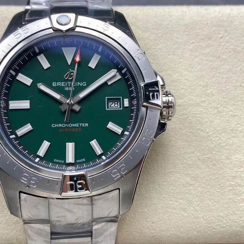 Breitling Avenger A17328101L1A1 Replica - Green Dial Fluted Bezel