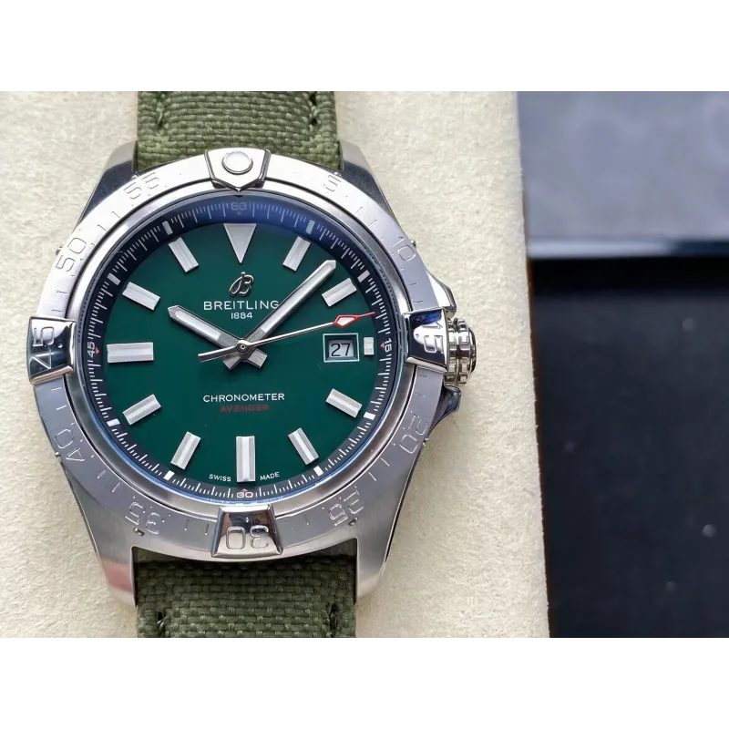 Breitling Avenger A17328101L1X1 Replica - Green Dial Fluted Bezel
