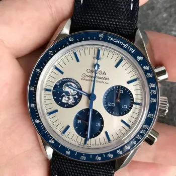 Omega Speedmaster Moonwatch Snoopy 310.32.42.50.02.001 Replica - Silver Dial